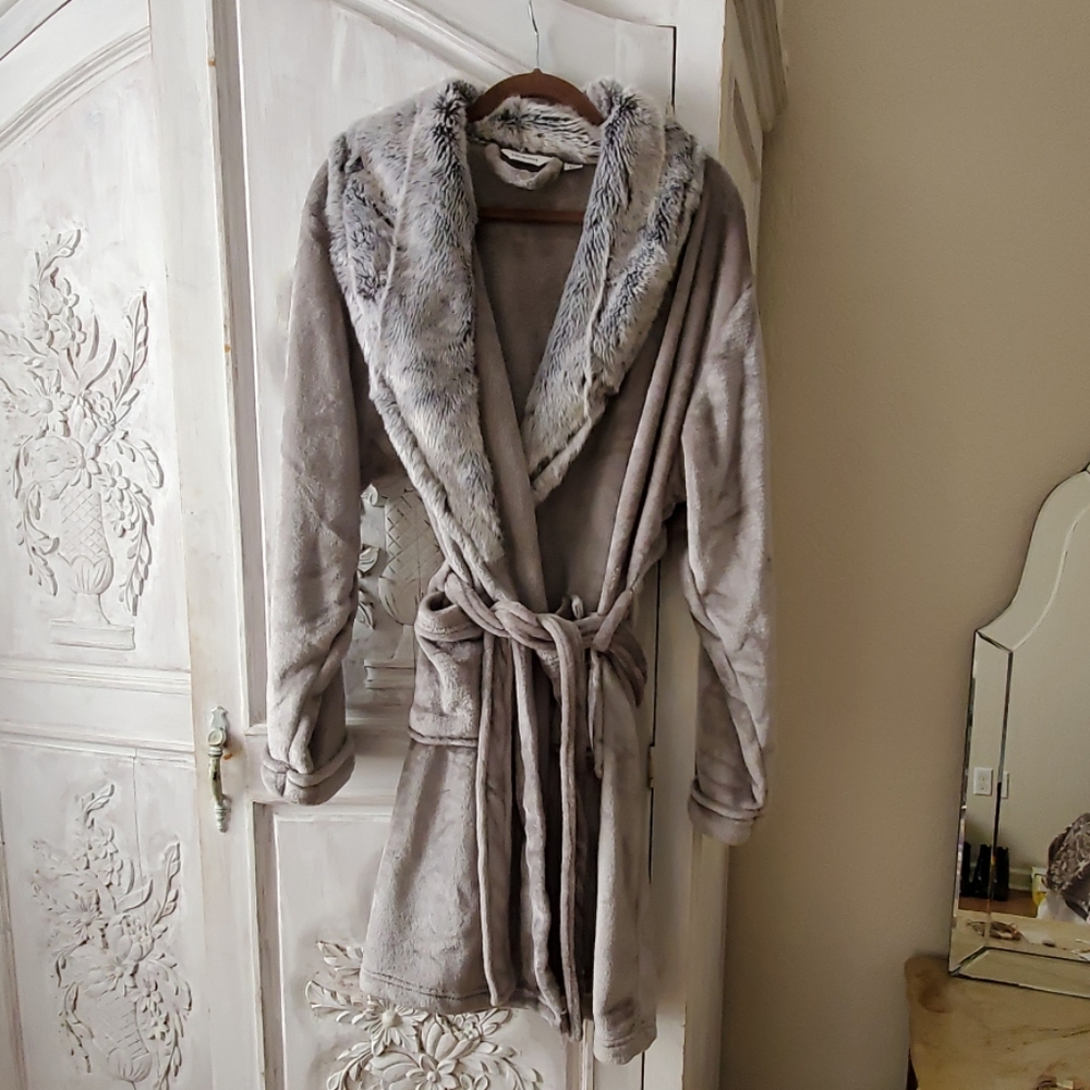 Cervantes Robe